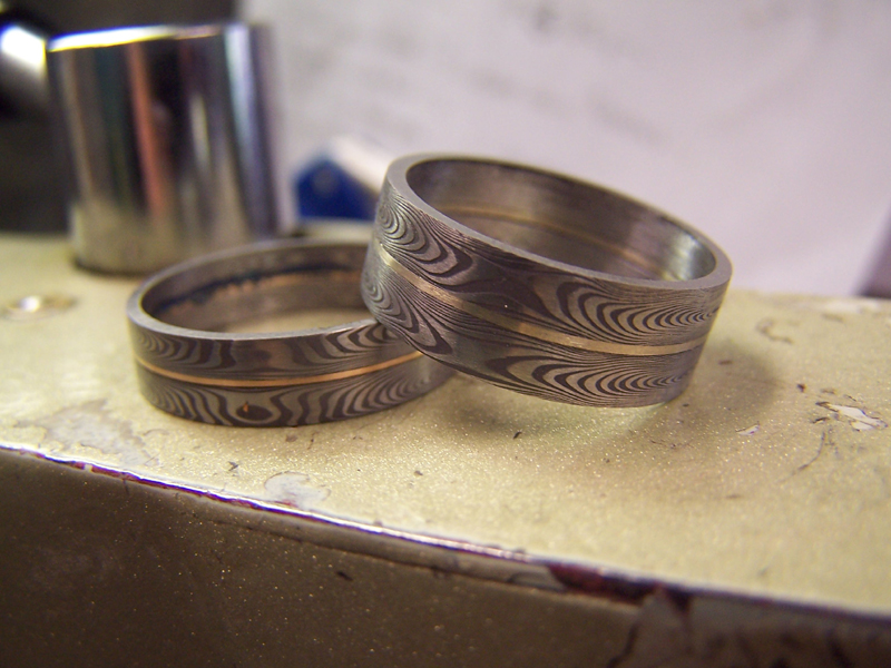 Ringen na solderen en lichte afwerking