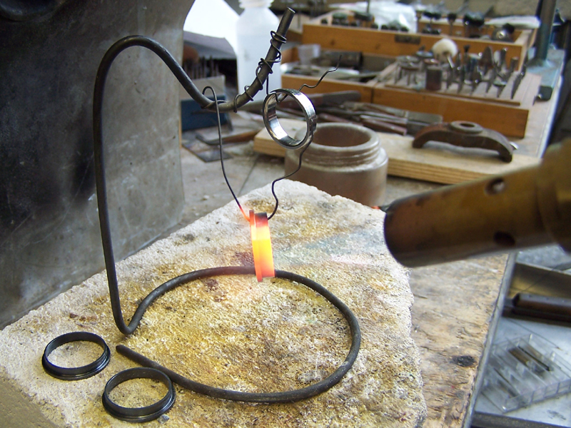 Zirkonium kersrood stoken